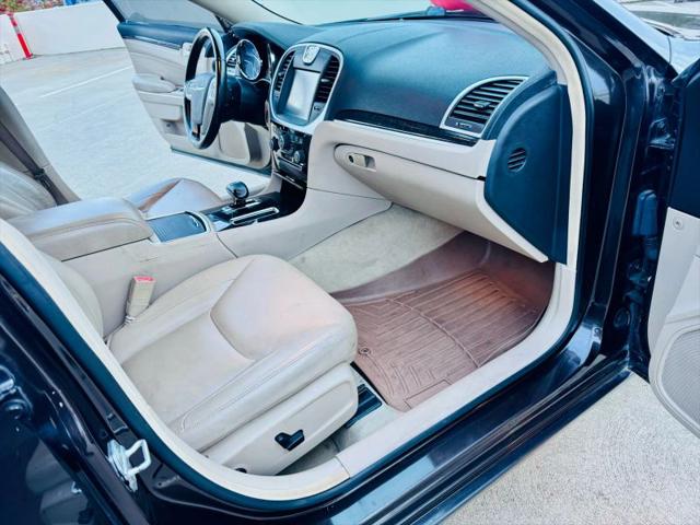 2012 Chrysler 300 Limited