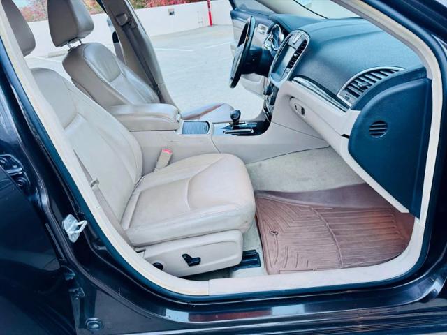 2012 Chrysler 300 Limited