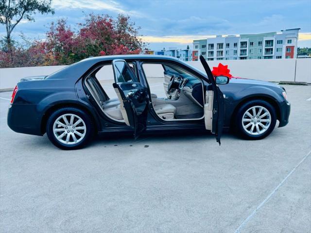 2012 Chrysler 300 Limited