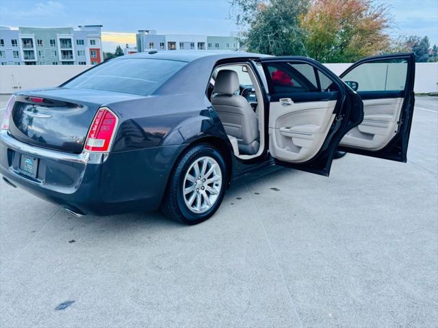2012 Chrysler 300 Limited