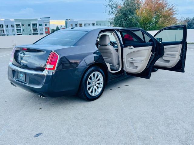 2012 Chrysler 300 Limited