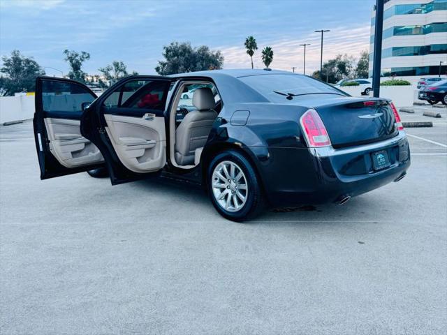 2012 Chrysler 300 Limited