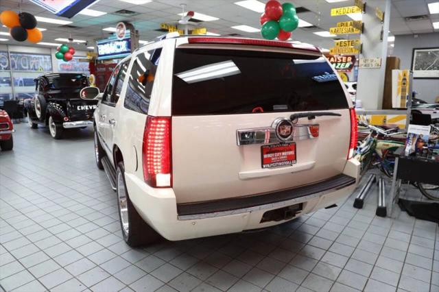 2007 Cadillac Escalade Standard