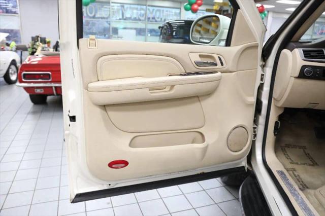2007 Cadillac Escalade Standard