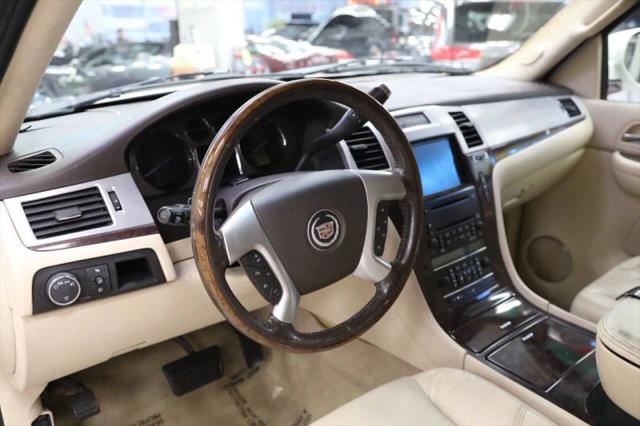 2007 Cadillac Escalade Standard