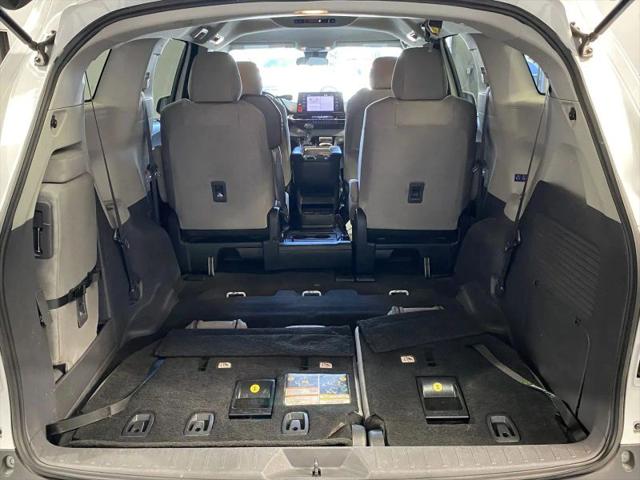 2023 Toyota Sienna LE