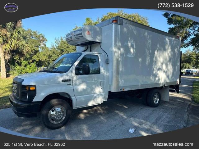2013 Ford E-450 Cutaway Base