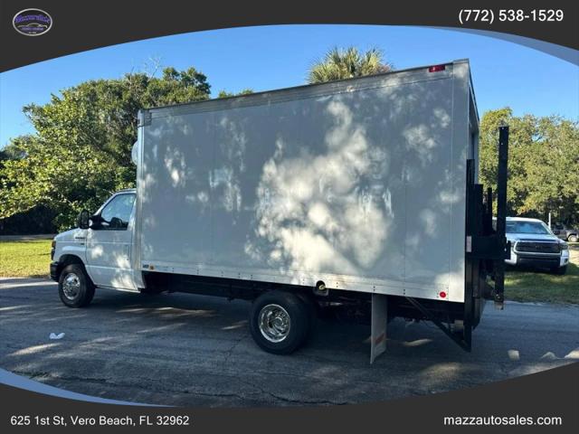 2013 Ford E-450 Cutaway Base