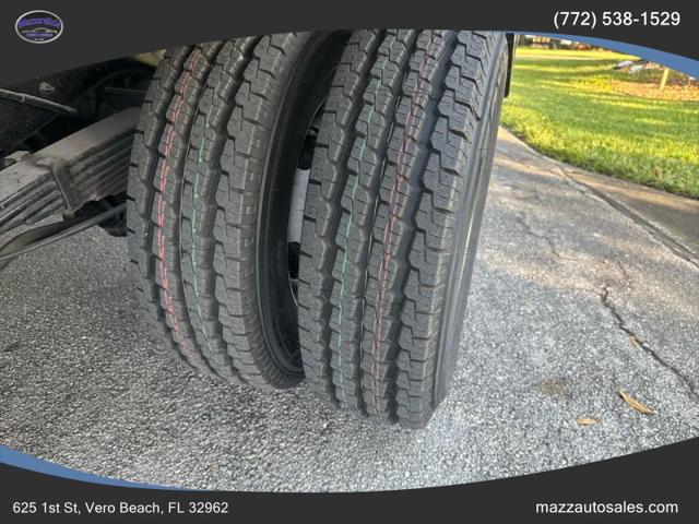 2013 Ford E-450 Cutaway Base