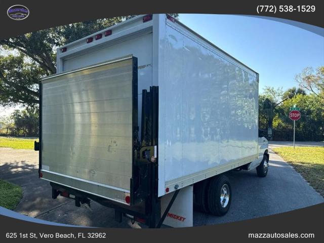 2013 Ford E-450 Cutaway Base