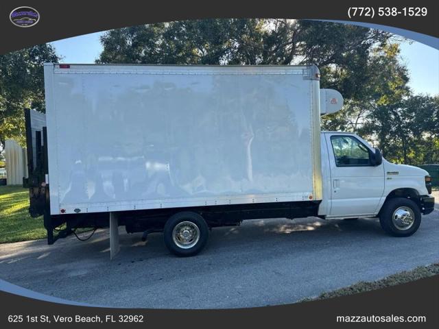 2013 Ford E-450 Cutaway Base