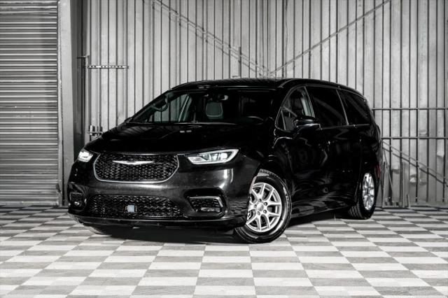 2024 Chrysler Pacifica Touring for sale in Orlando, FL