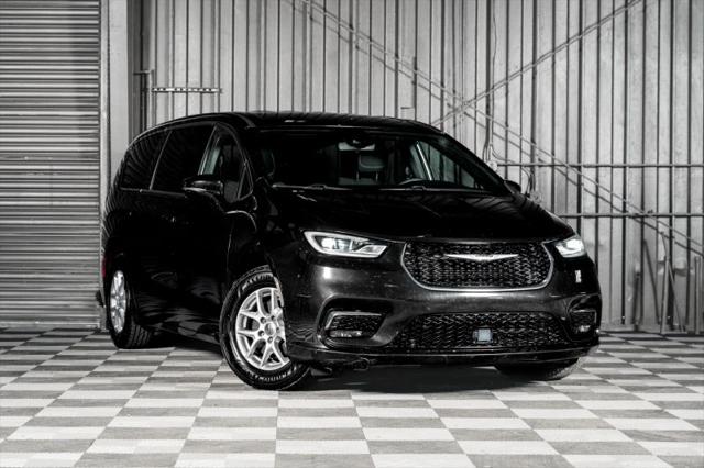 2024 Chrysler Pacifica Touring