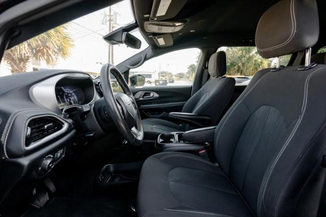 2024 Chrysler Pacifica Touring