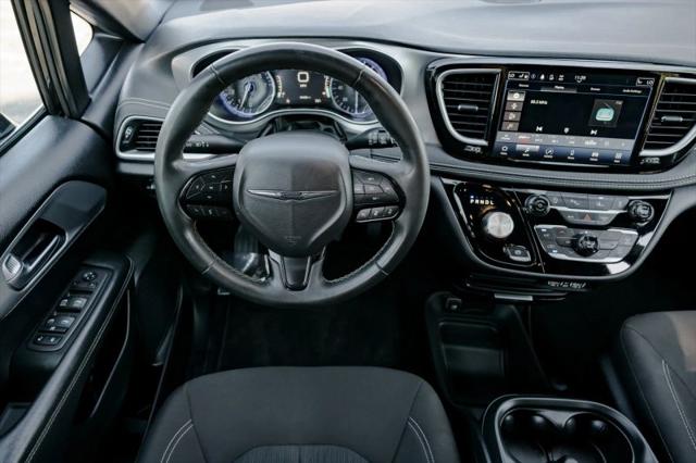 2024 Chrysler Pacifica Touring