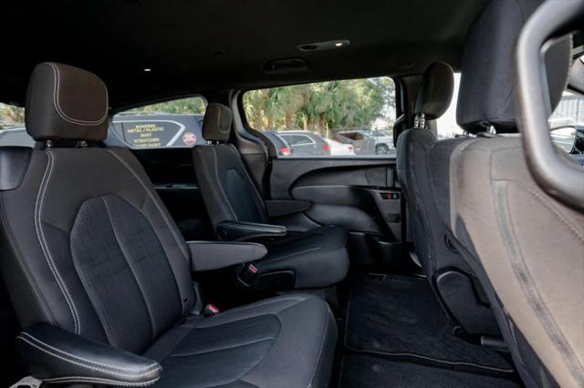 2024 Chrysler Pacifica Touring