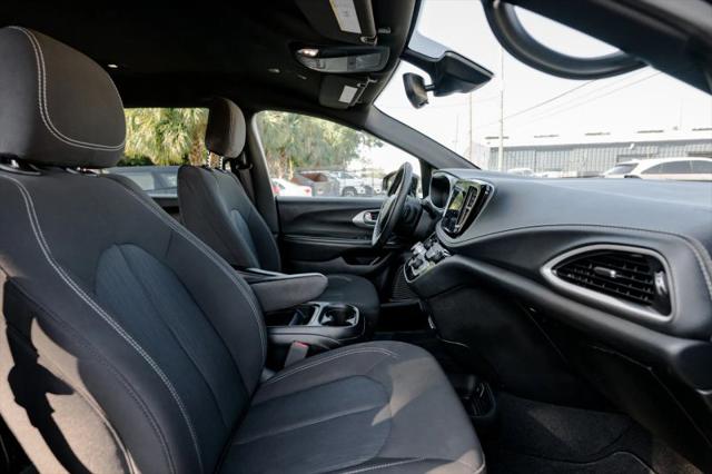 2024 Chrysler Pacifica Touring