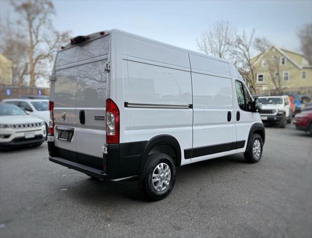 2026 Ram ProMaster Cargo Van SLT