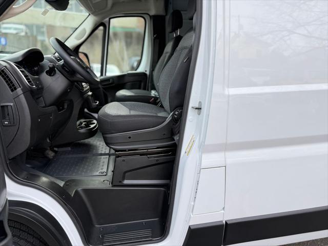 2026 Ram ProMaster Cargo Van SLT