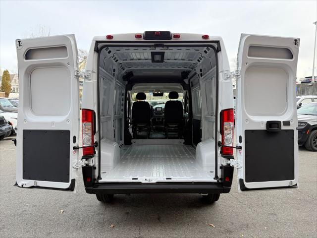 2026 Ram ProMaster Cargo Van SLT