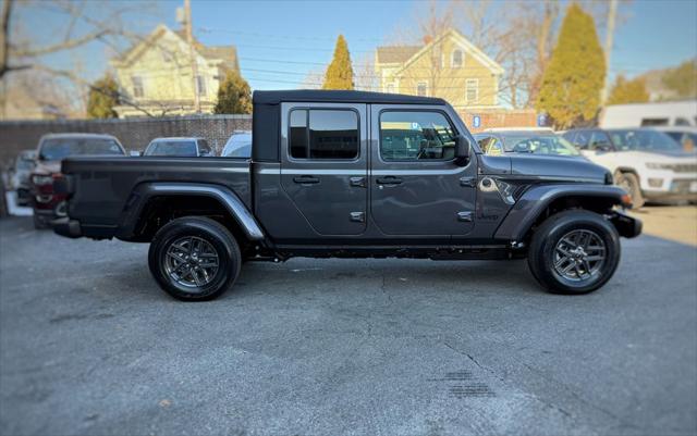 2026 Jeep Gladiator Sport S