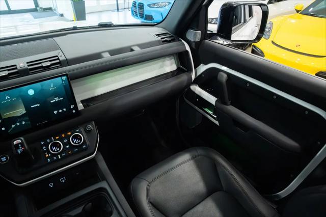 2023 Land Rover Defender 130 SE