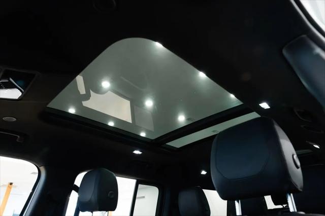 2023 Land Rover Defender 130 SE