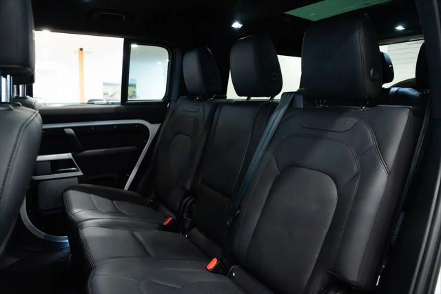 2023 Land Rover Defender 130 SE