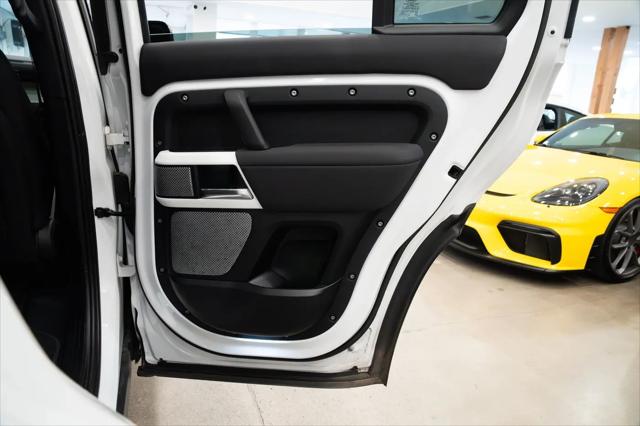 2023 Land Rover Defender 130 SE