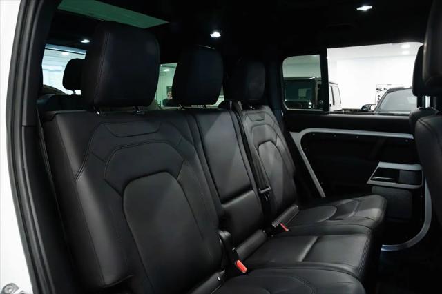 2023 Land Rover Defender 130 SE
