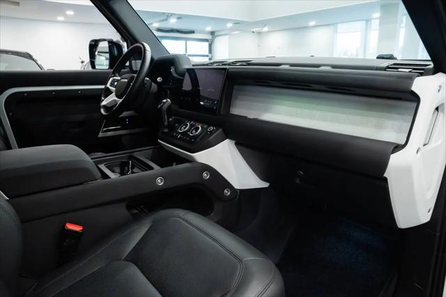 2023 Land Rover Defender 130 SE