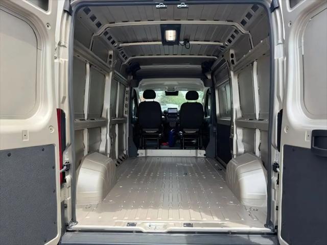 2026 Ram ProMaster Cargo Van SLT High Roof 136 WB