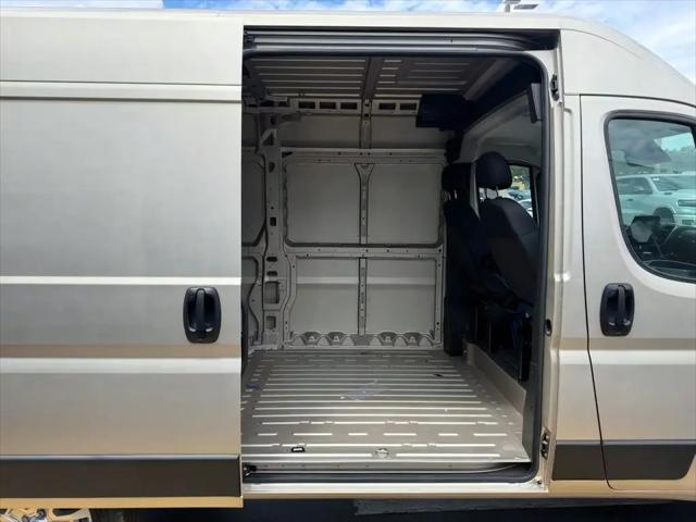 2026 Ram ProMaster Cargo Van SLT High Roof 136 WB