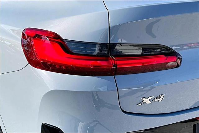 2023 BMW X4 xDrive30i