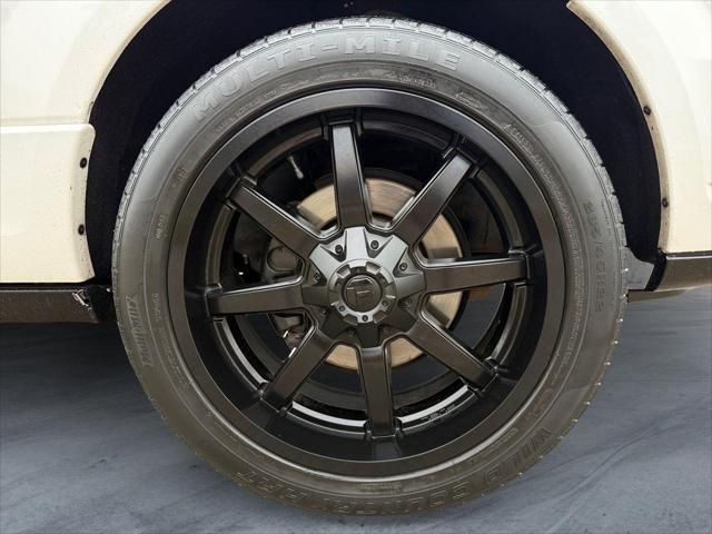 2015 Lincoln Navigator Base