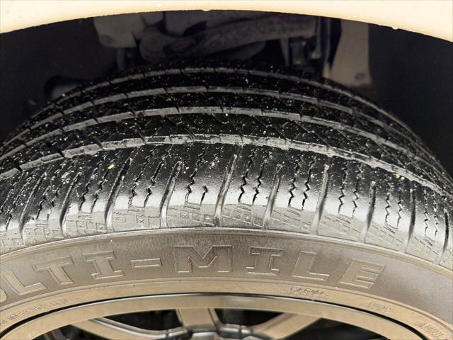 2015 Lincoln Navigator Base