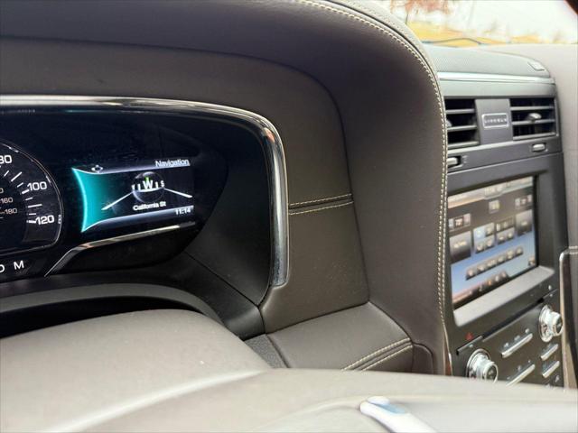 2015 Lincoln Navigator Base