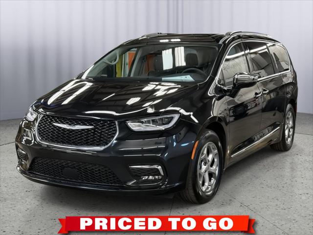 2023 Chrysler Pacifica Limited for sale in Topeka, KS