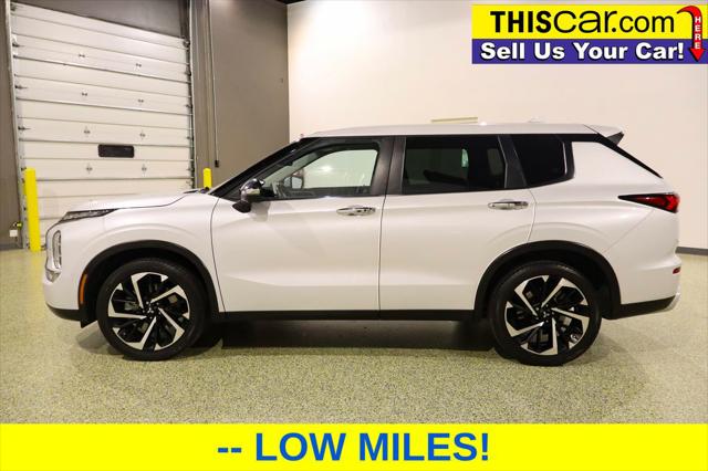 2022 Mitsubishi Outlander SE photo 3