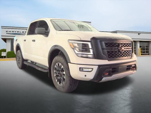 2024 Nissan TITAN Crew Cab PRO-4X 4x4 2024 Nissan TITAN Crew Cab PRO-4X 4x4