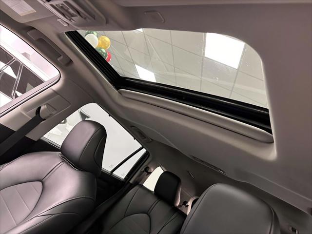 2025 Toyota Highlander XLE AWD (Natl) [12]