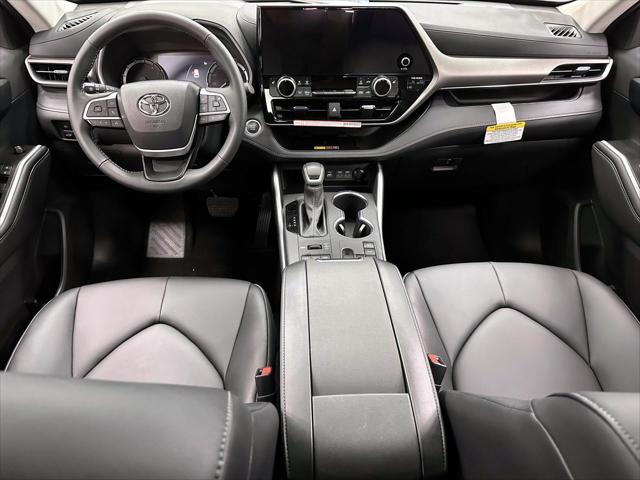 2025 Toyota Highlander XLE AWD (Natl) [16]