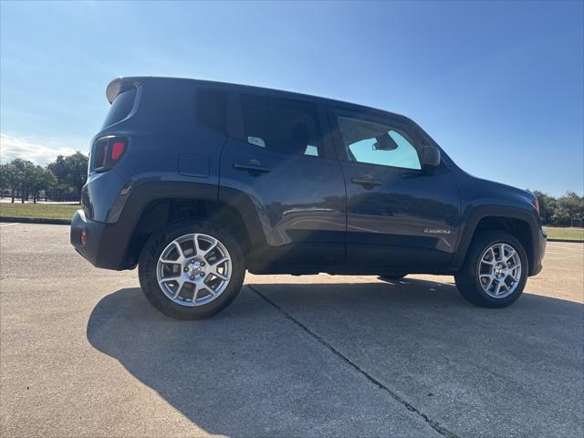 2023 Jeep Renegade Latitude 4x4 2023 Jeep Renegade Latitude 4x4