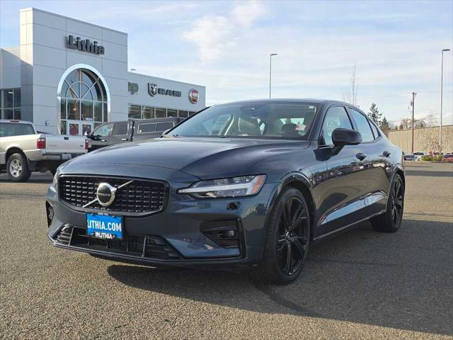 2024 Volvo S60 B5 Core Dark Theme