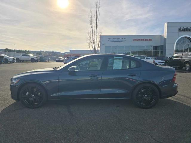 2024 Volvo S60 B5 Core Dark Theme