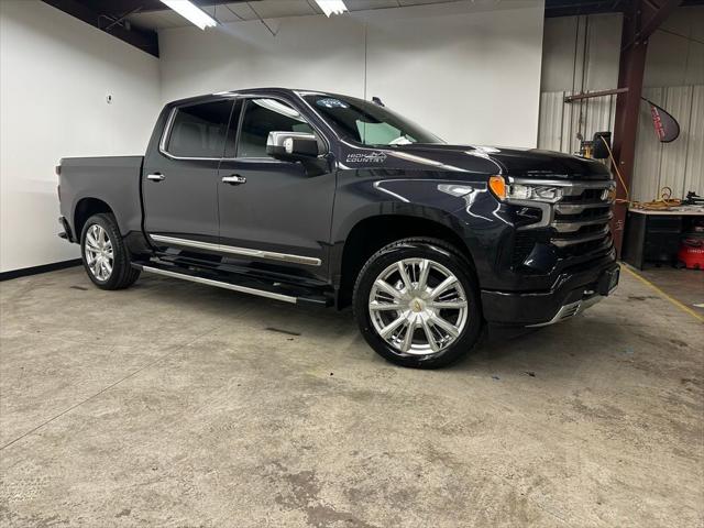 2022 Chevrolet Silverado 1500 4WD Crew Cab Short Bed High Country