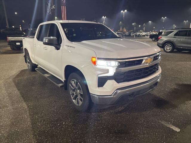 2022 Chevrolet Silverado 1500 4WD Crew Cab Standard Bed LT