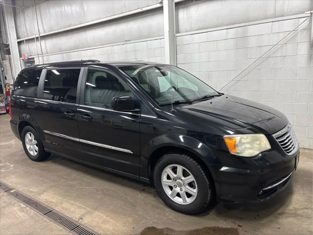 Used 2012 Chrysler Town & Country For Sale in Wilmington, OH