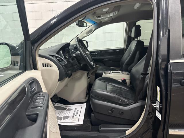 Used 2012 Chrysler Town & Country For Sale in Wilmington, OH