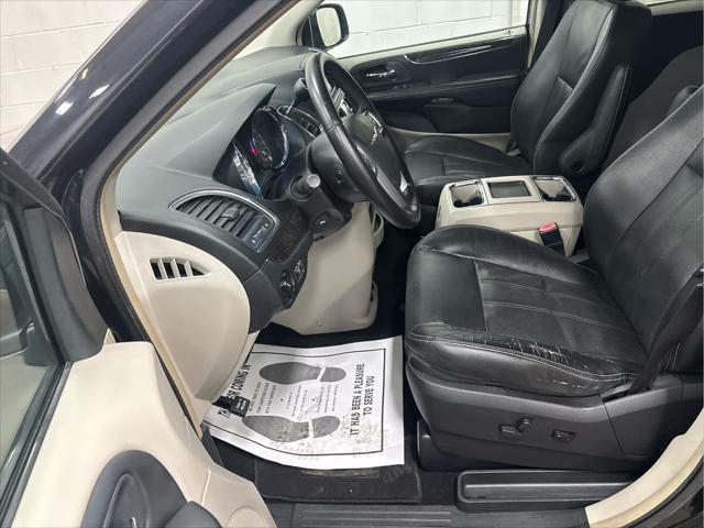 Used 2012 Chrysler Town & Country For Sale in Wilmington, OH